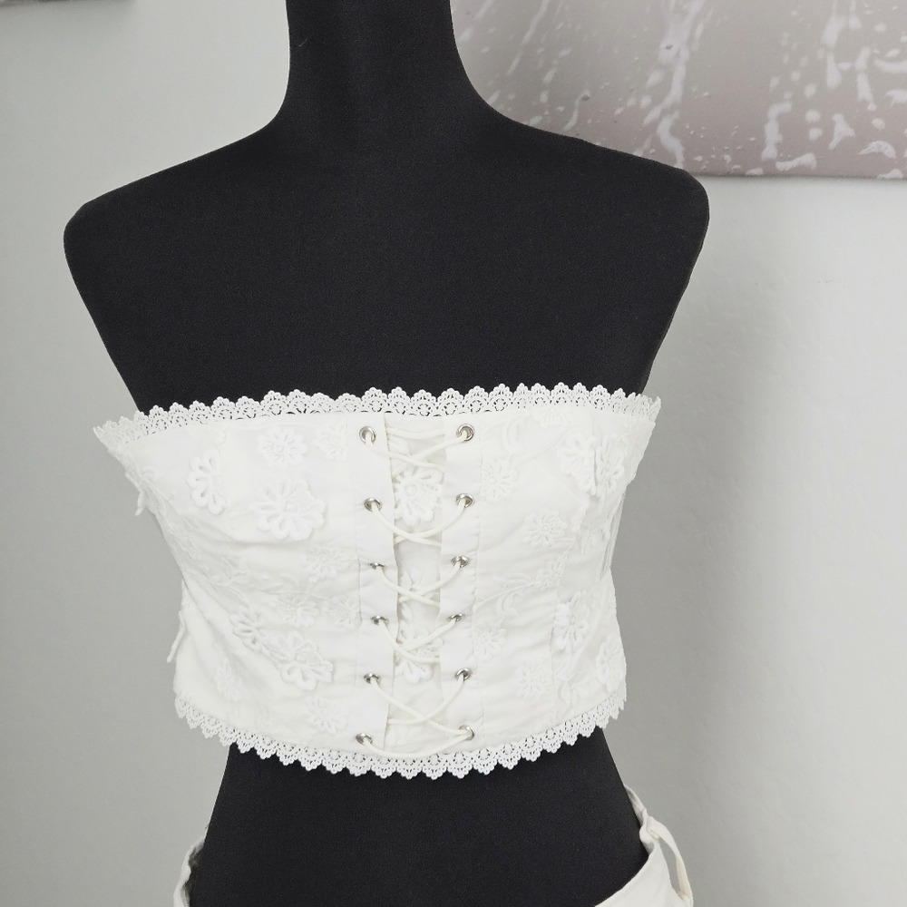 Forever 21 white Lace-Up Floral Corset, size S